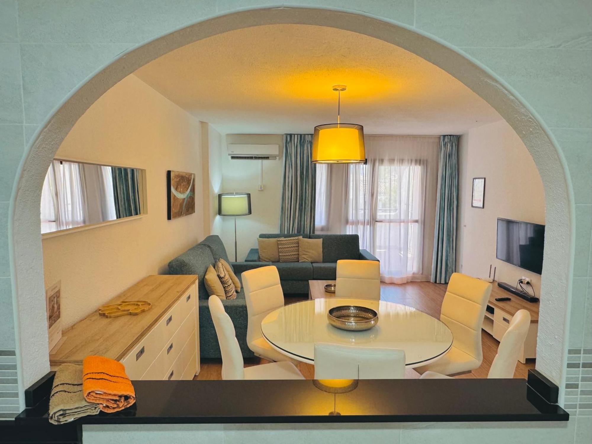 Pueblo Evita Premium Suites Бенальмадена Экстерьер фото