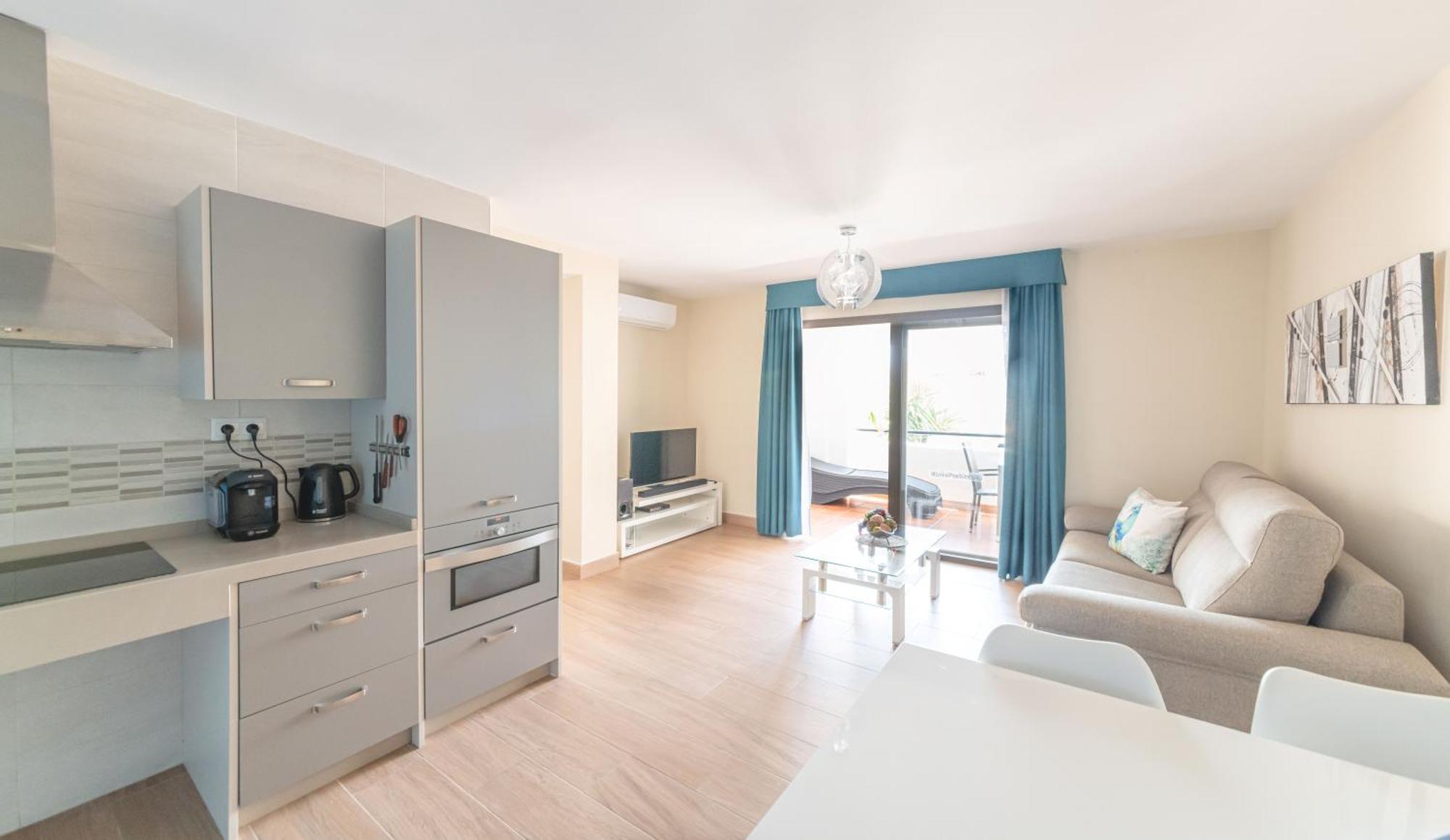 Pueblo Evita Premium Suites Бенальмадена Экстерьер фото