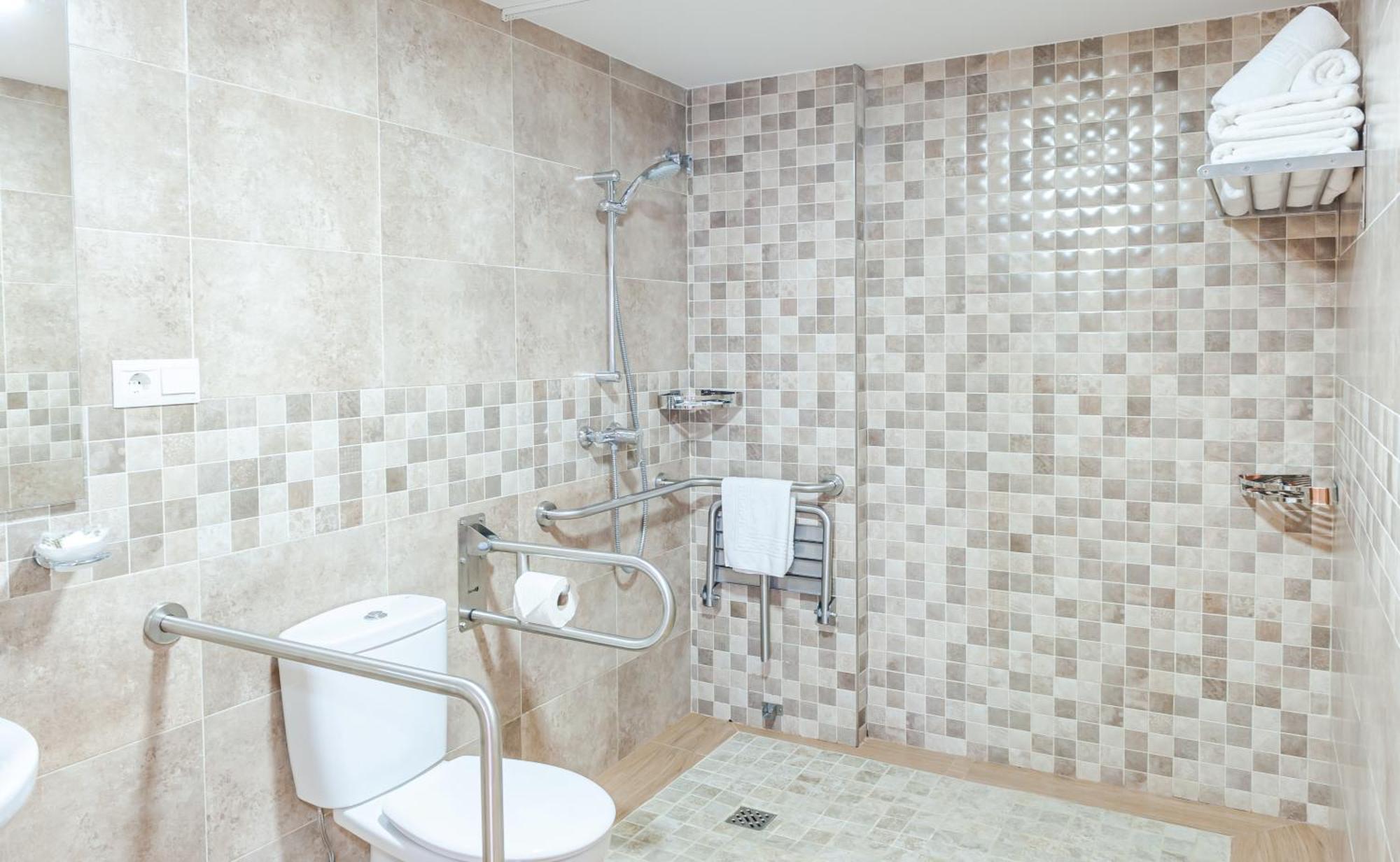 Pueblo Evita Premium Suites Бенальмадена Экстерьер фото