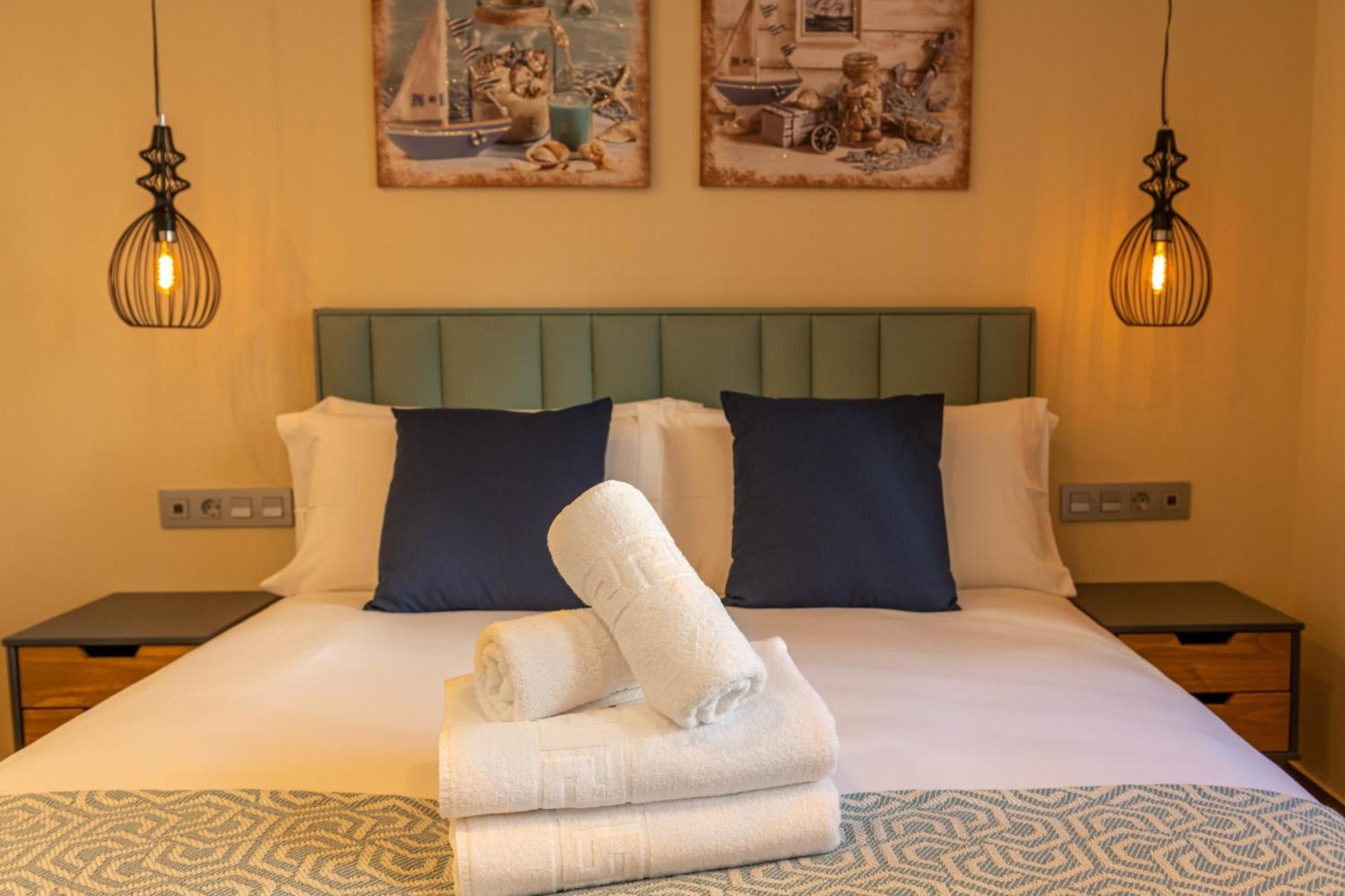 Pueblo Evita Premium Suites Бенальмадена Экстерьер фото